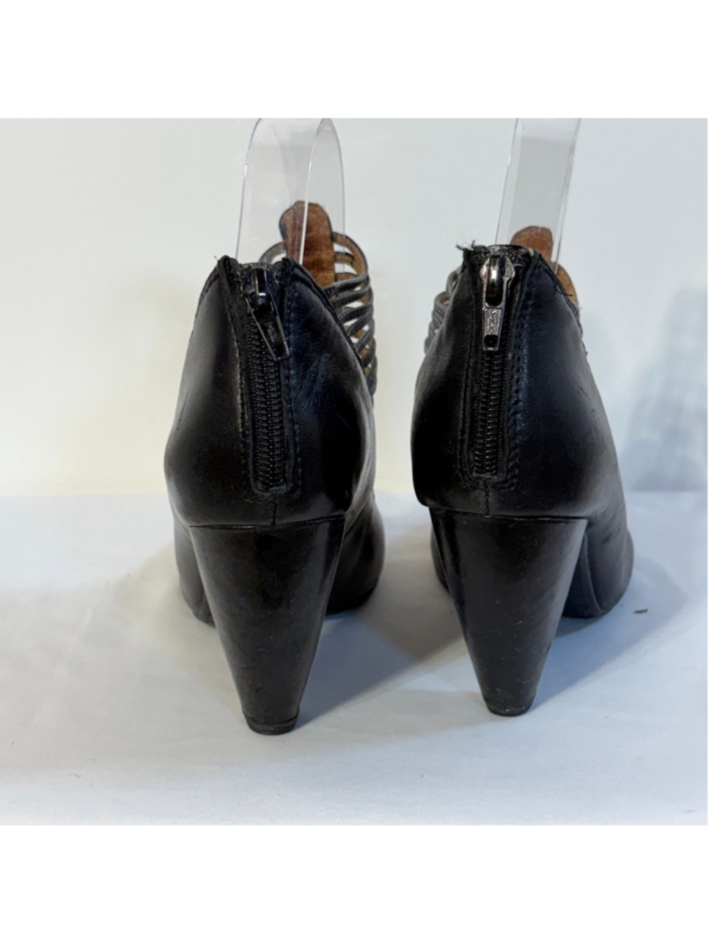 Miz Mooz Sloane Black Leather Strappy Heels Women’s Size 7 Cage Booties Back Zip - Picture 6 of 12